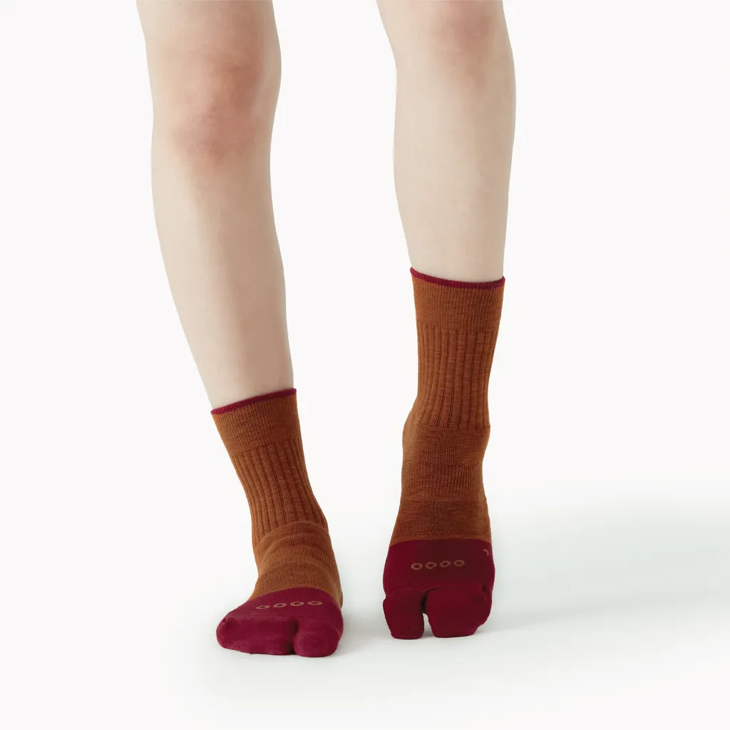 GoodDay Essential Mid Tabi Socks Berry/Bronze