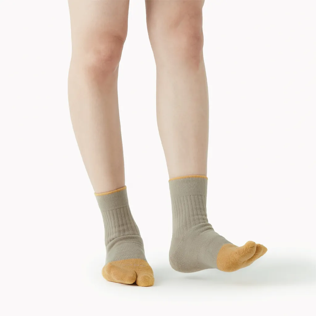 GoodDay Essential Mid Tabi Socks Mustard/Hazel Wood